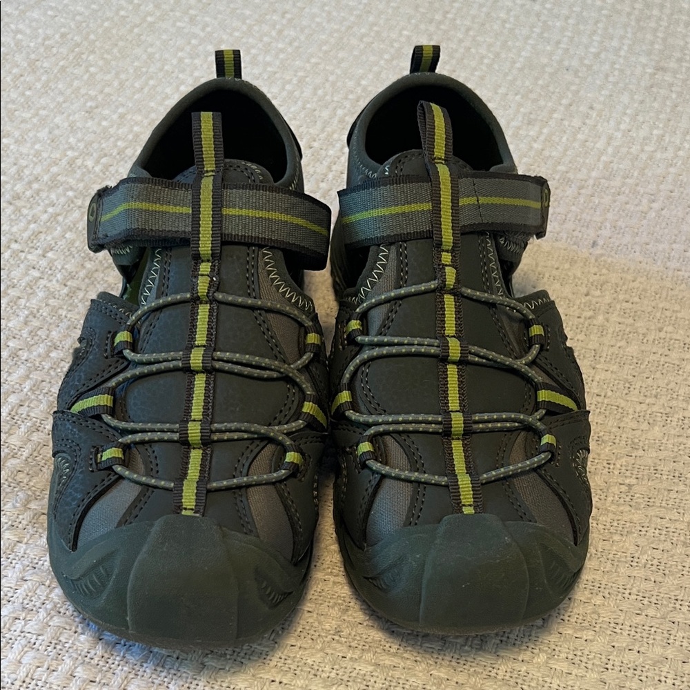 Outdoor Adventure Gray and Green Merrell Hydro 2 Sport Boys Sandals  Size 3